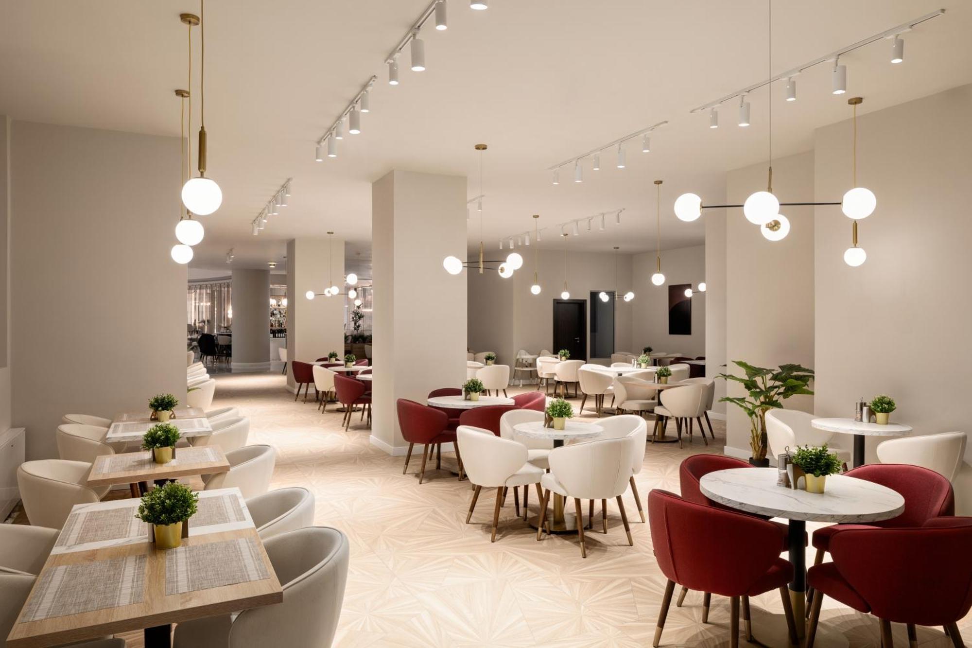 Ramada By Wyndham Bucharest Otopeni Airport Экстерьер фото